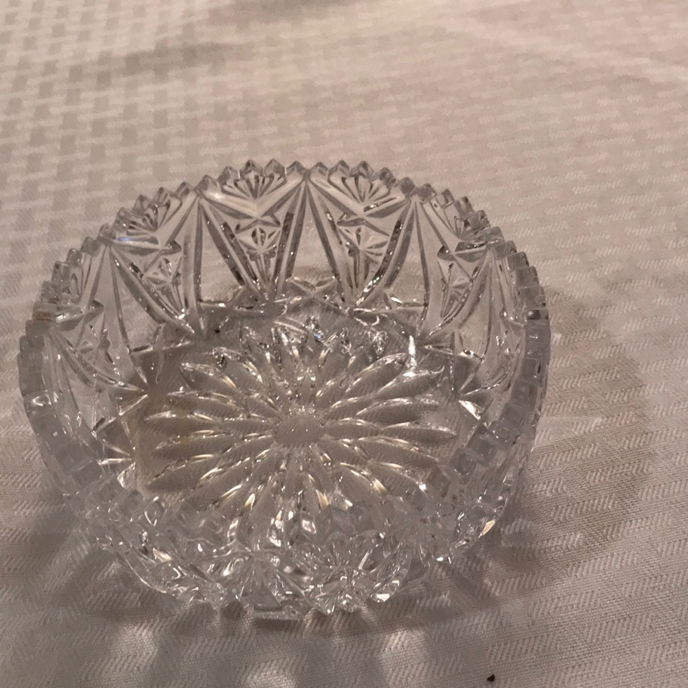 A crystal Ash tray